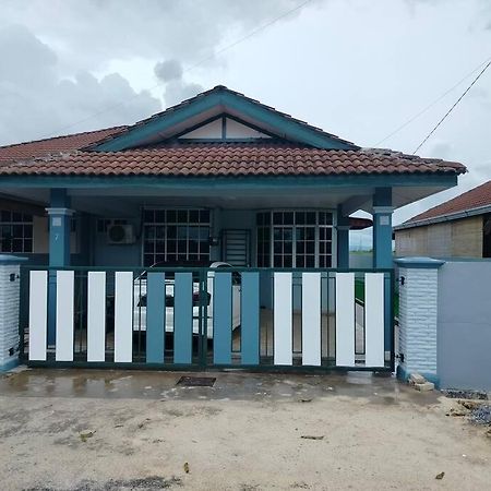 Myhomestay07 Kangar Bagian luar foto