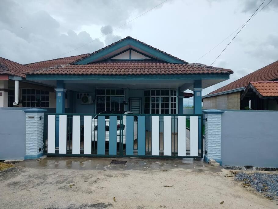 Myhomestay07 Kangar Bagian luar foto